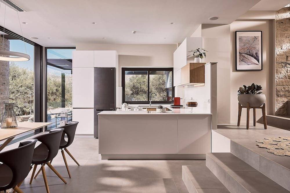 Foto 13 von 30: Brandneue, hochwertige Villa mit beheiztem Pool und Kinderbecken