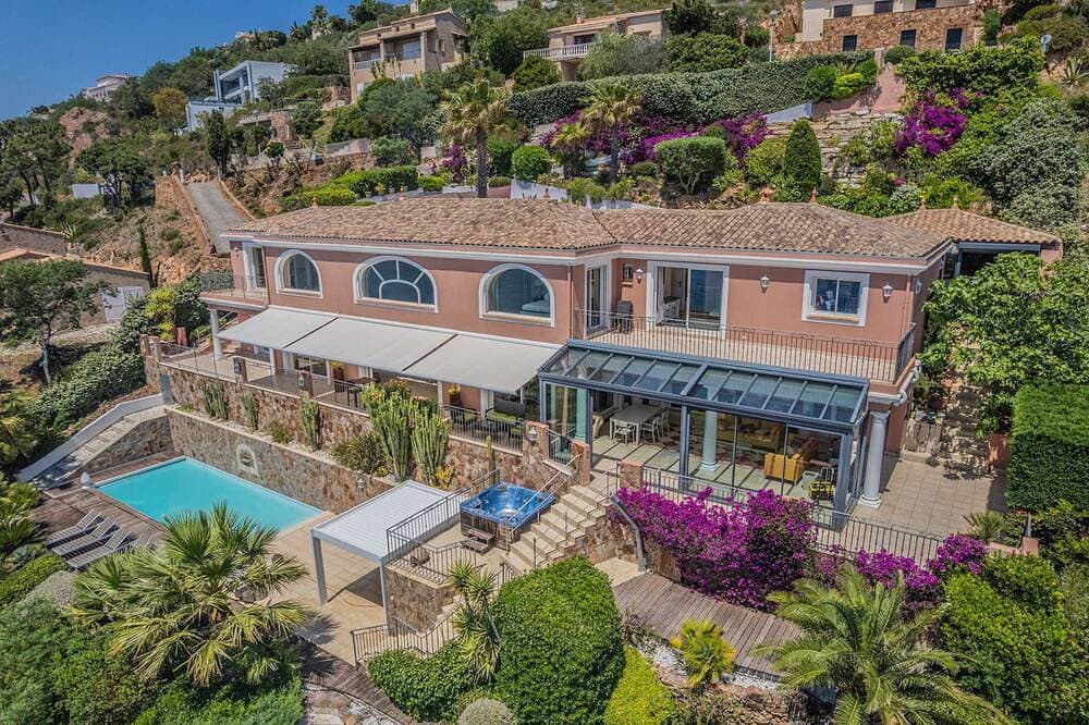 Foto 2 von 5: Saint-Raphaël Anthéor – Exceptional Villa With Swimming Pool And Panoramic Sea View