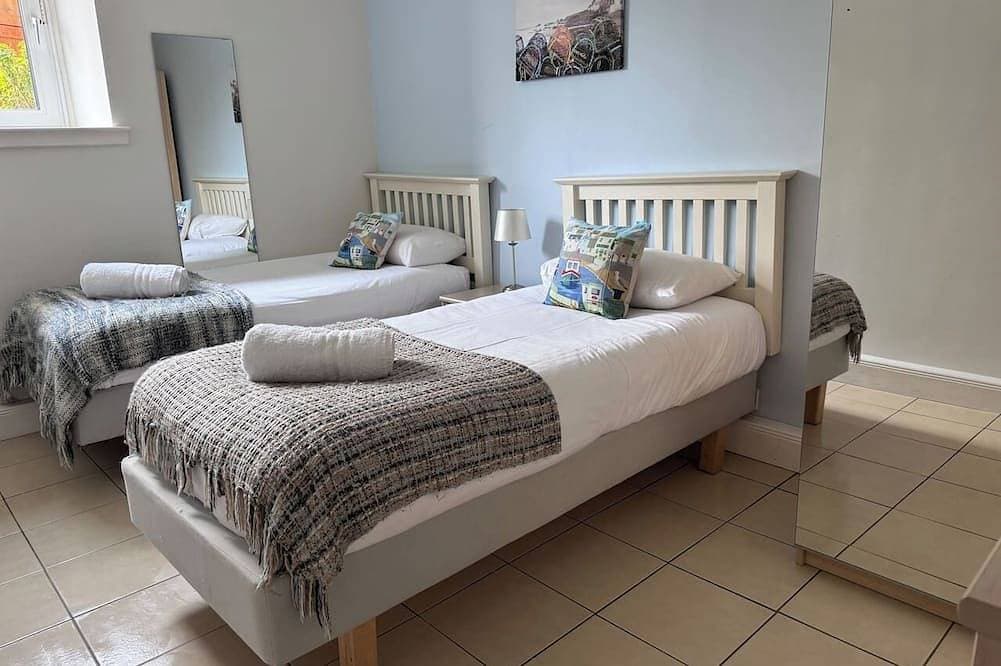 Foto 3 von 23: The Fifie. A home away from home.