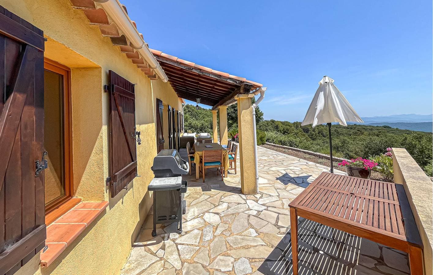 Foto 8 von 18: Reizende 2-Zimmer-Wohnung mit Pool und Terrasse in Mons (Var)