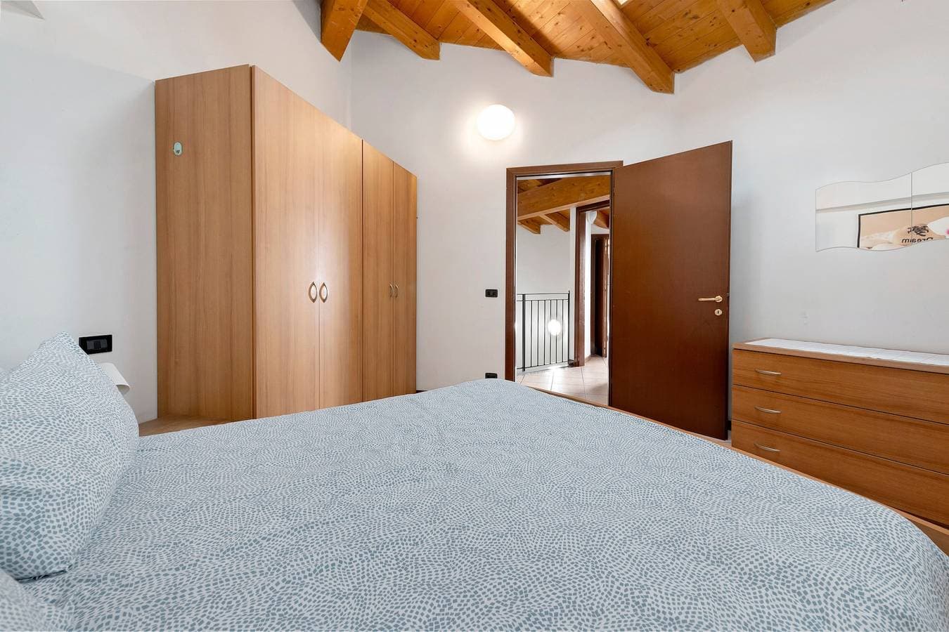 Foto 11 von 18: Apartment „La Mansarda Sul Lago“ mit Seeblick, WLAN und Klimaanlage