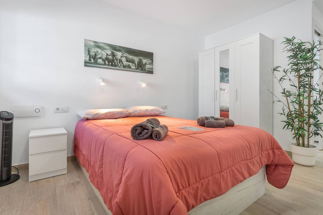 Foto 13 von 30: Ferienwohnung 'Calma Mar' mit Bergblick, WLAN und Klimaanlage