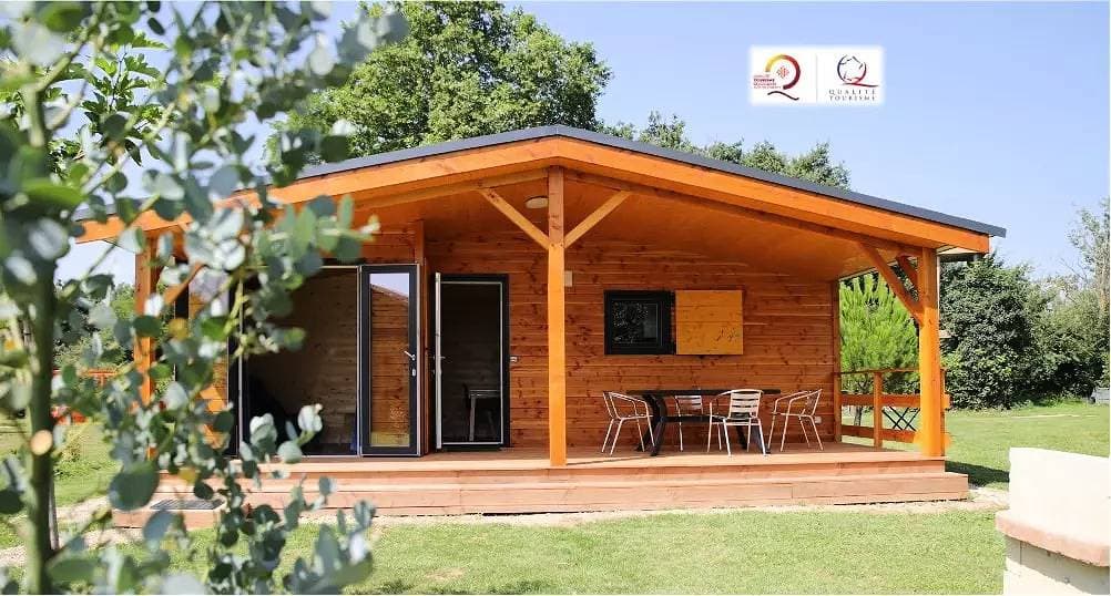 Foto 3 von 44: Chalet Pmr Komfort 1 Zimmer klimatisierter - 35m2+überdachte Terrasse von 14m2 - Haushalt Inklusive* 4 Personen