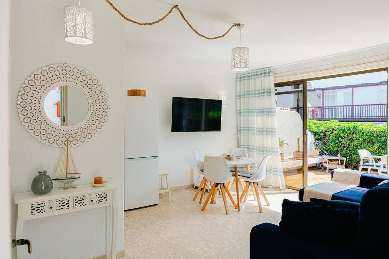 1BDR Sunny Terrace Apartment 1
