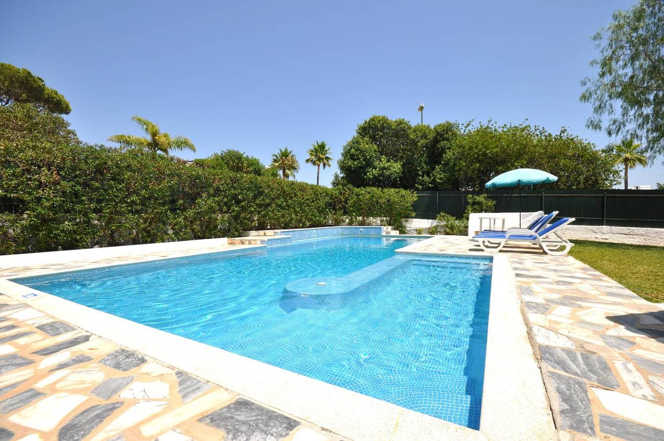 Foto 3 von 25: Herrliche einstöckige Villa, privater Pool, kostenlose Klimaanlage und WLAN
