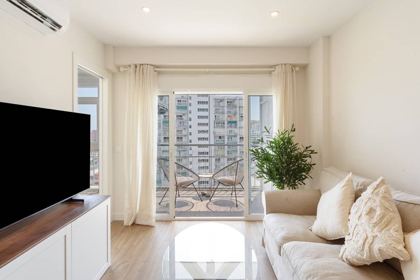 Foto 5 von 28: Apartment 'Olivanay' mit Meerblick, WLAN und Klimaanlage