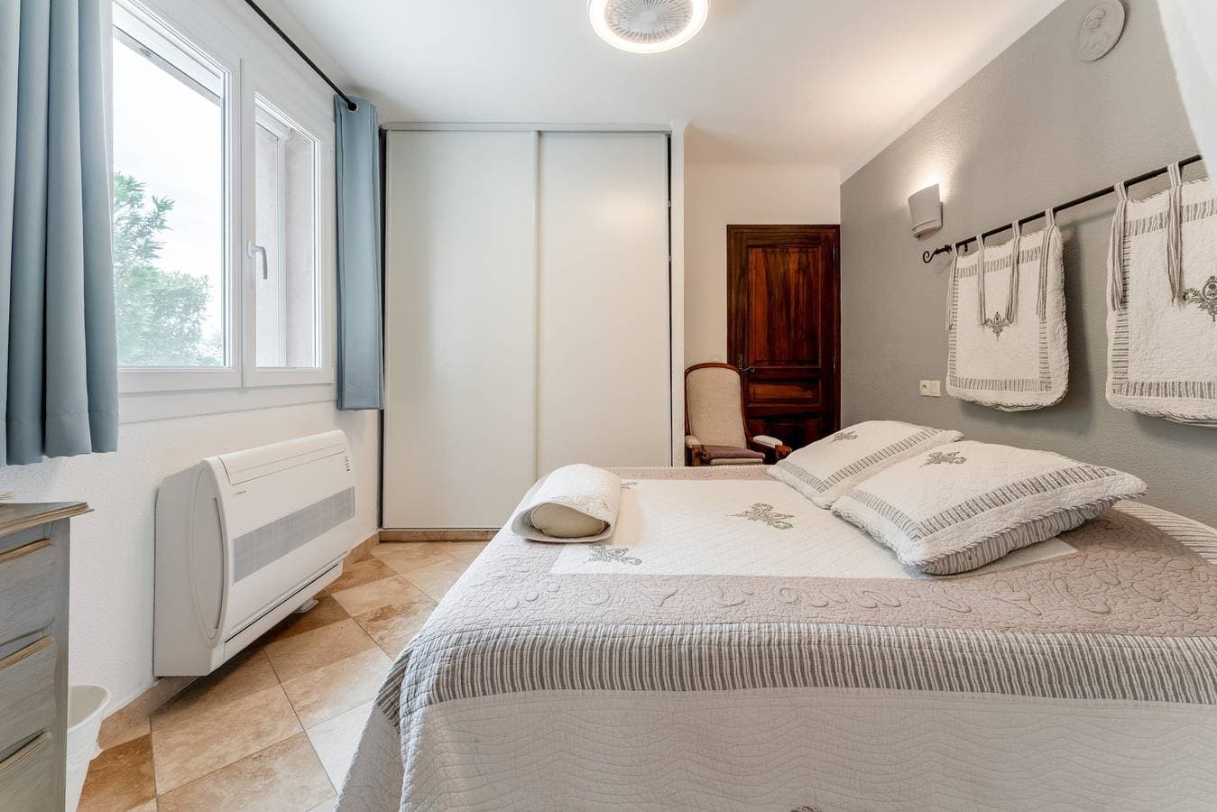 Foto 6 von 26: Bed & Breakfast 'Chambre Lavande' mit Gemeinschaftspool, WLAN und Klimaanlage
