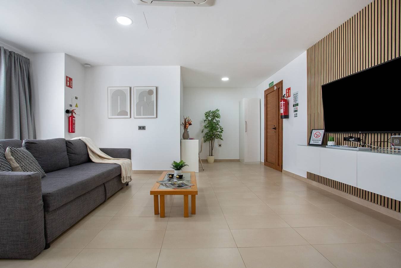 Foto 3 von 27: Ferienwohnung "Eclipse" mit Bergblick, Whirlpool, WLAN, Klimaanlage und Terrasse