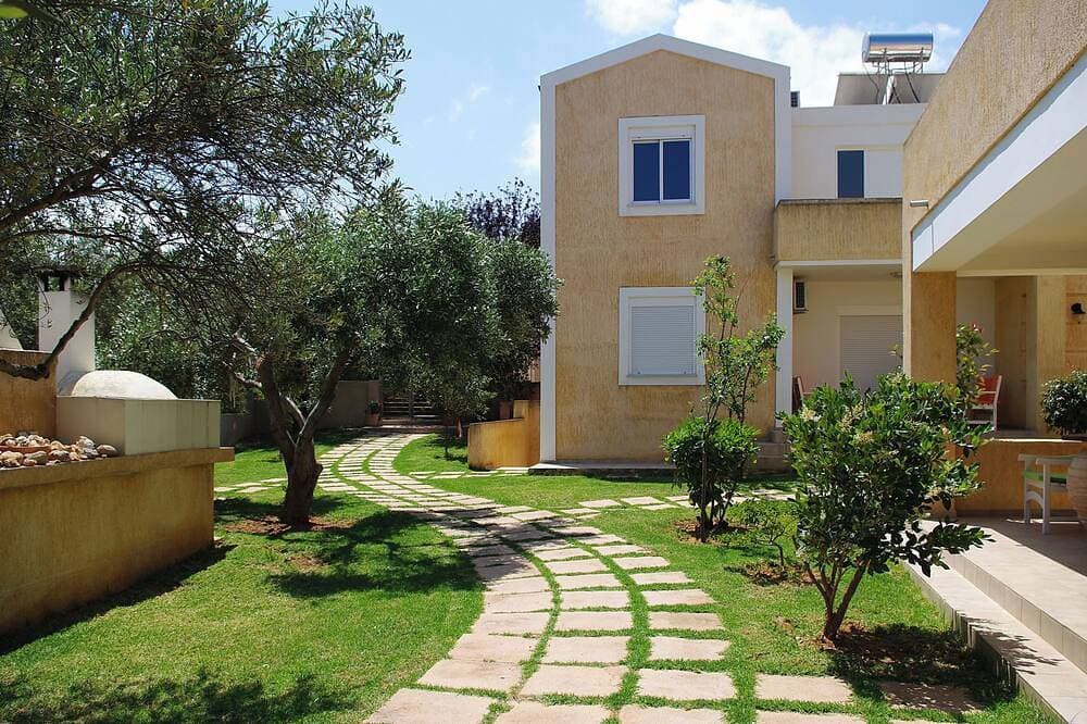 Foto 9 von 26: Cozy House with Swimming Pool Near the Sea