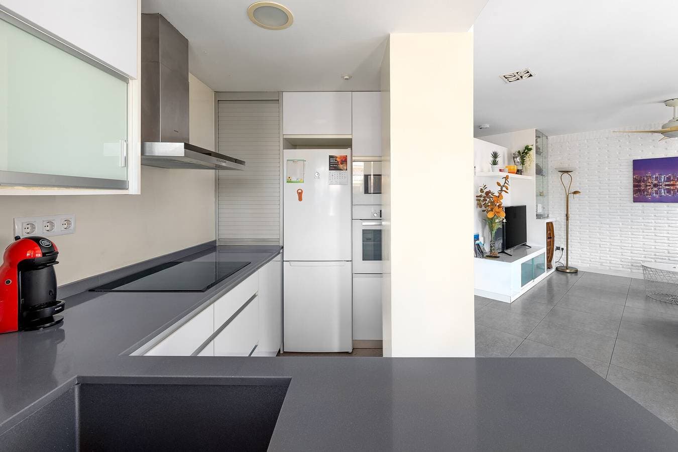 Foto 10 von 27: Ferienwohnung 'Amplio Canet' mit Gemeinschaftspool, WLAN und Klimaanlage