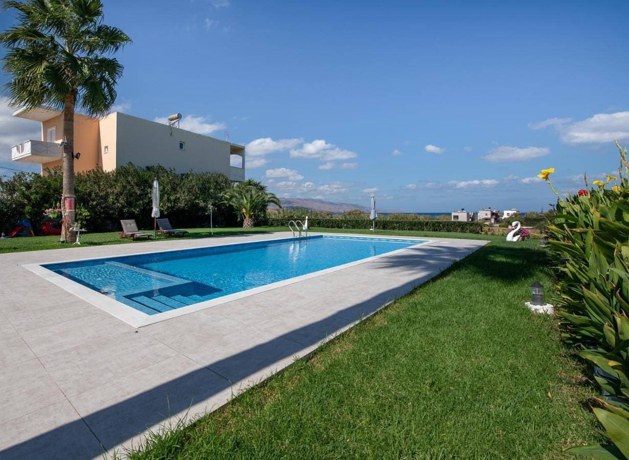 Foto 4 von 5: Two-Bedroom Apartment with Pool View