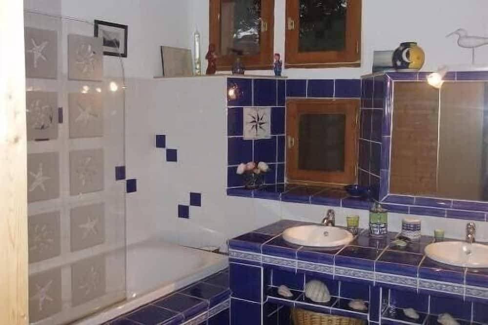 Foto 6 von 26: Alte Scheune mit Geschmack renoviert ohne Gegenüber, großes Terrain und Pool