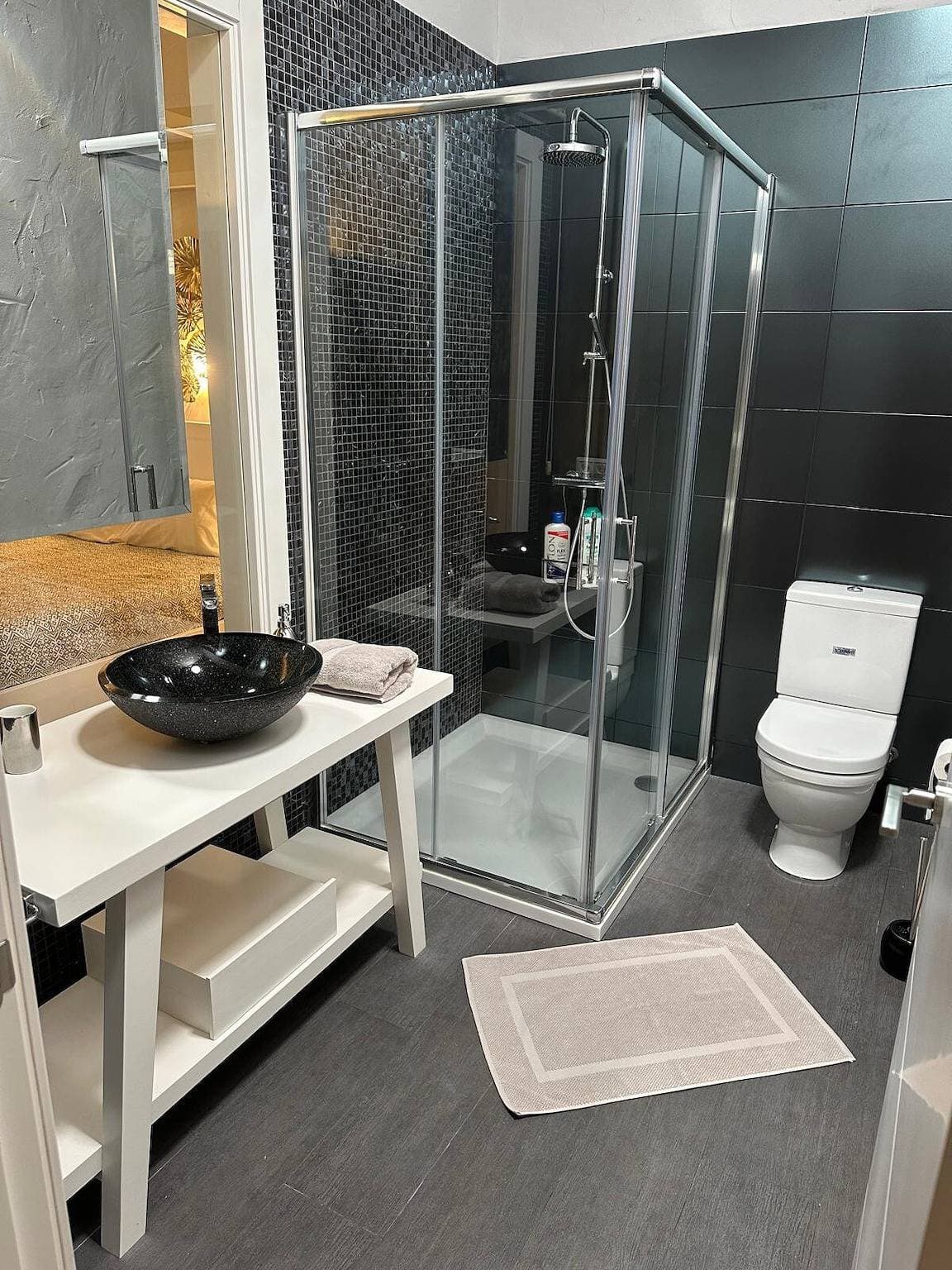 Foto 12 von 35: Zimmer 'Cueva 2' mit Bergblick, privatem Pool und WLAN