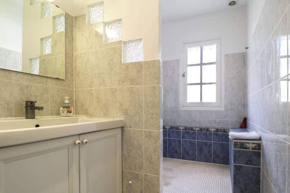 Foto 6 von 30: Provence-Cotignac 3 Bd-1 1/2 Bad private Villa mit Pool im Dorfzentrum