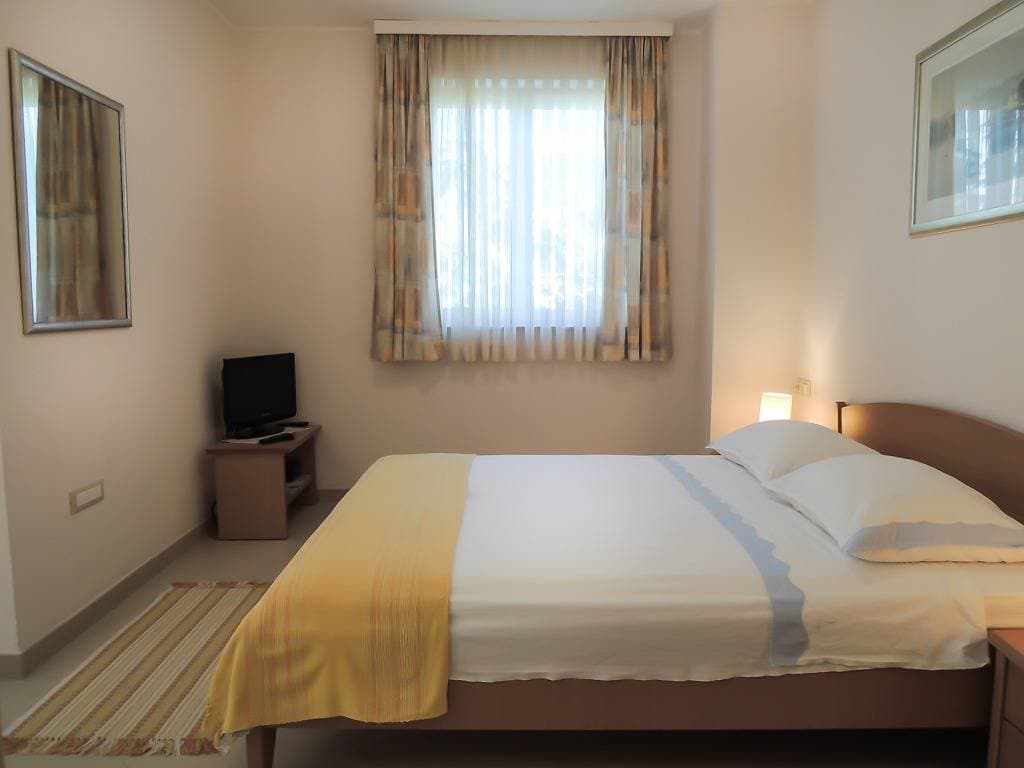 Foto 11 von 26: Studioapartment in Baška Voda mit Balkon, Klimaanlage, W-Lan, Waschmaschine (3785-3)