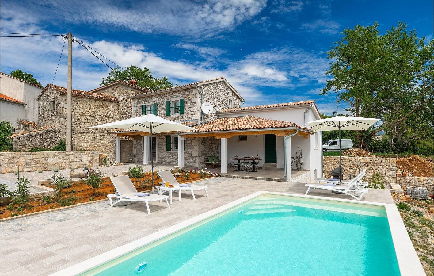 Foto 4 von 37: Gemütliche Ferienwohnung mit Pool und WLAN in der Nähe des Flusses und von Restaurants