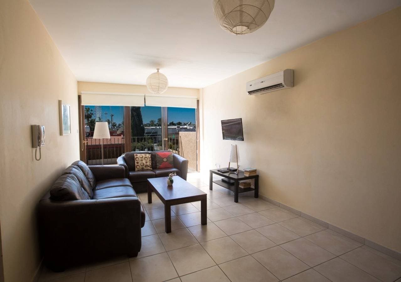 Foto 9 von 12: Picture Relaxing in Your Holiday Apartment in Ayia Napa Reading Your Favourite Book, Ayia Napa Apartment 1280