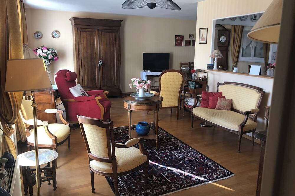 Foto 5 von 16: House 3 bedrooms Garden south view Fields Carrefour School Swimming pool Bus Rouen on foot