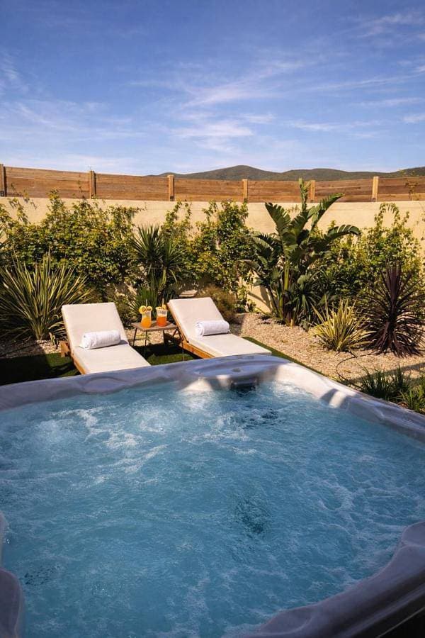 Foto 2 von 17: Villa with Private Jacuzzi