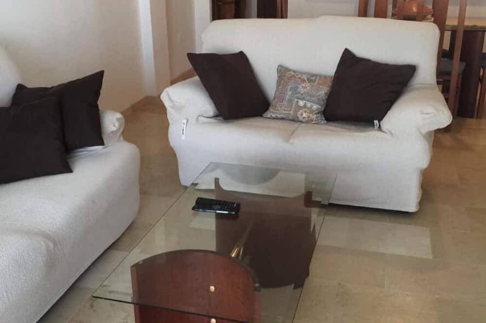 Foto 7 von 30: Beautiful large 2 beds coast flat with sunrise sunset,swimming pool and sea-view