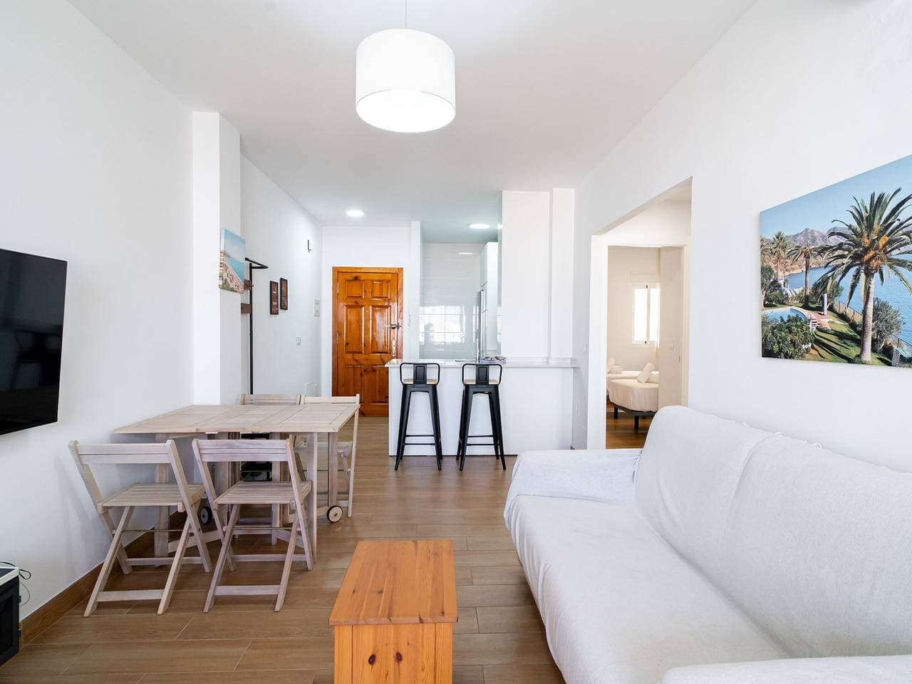 Foto 6 von 33: Renovierte Wohnung 100m vom Strand, 2 Schlafzimmer, Klimaanlage, voll ausgestattete Küche