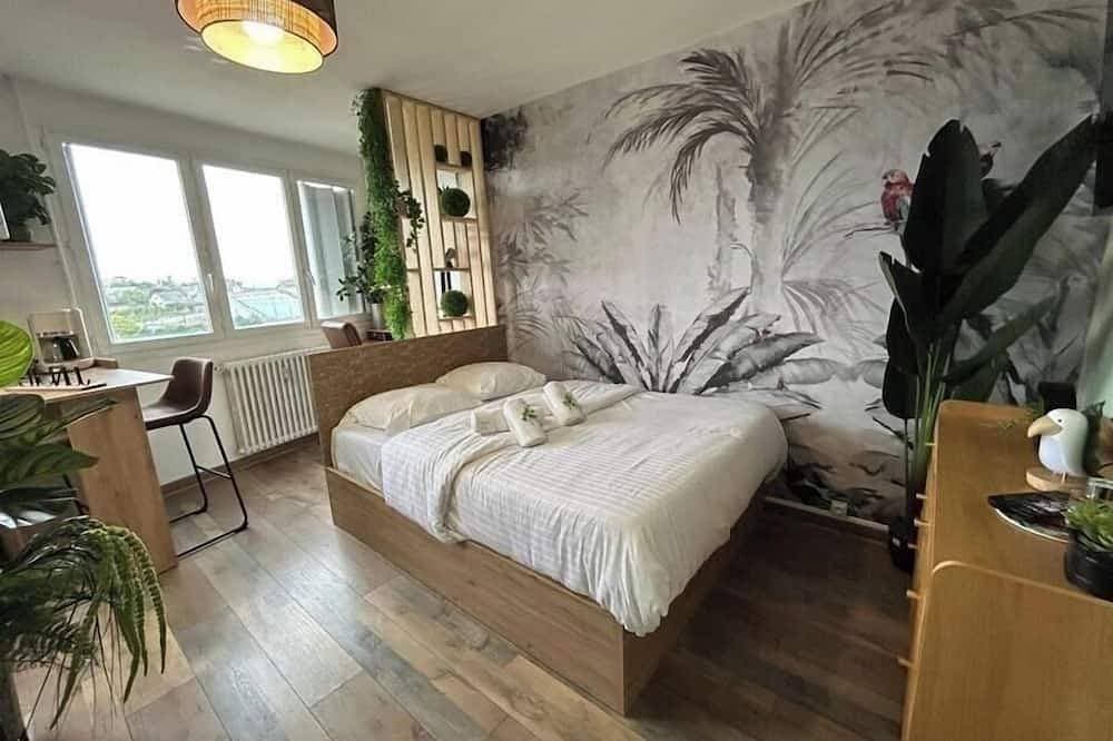 Studio Le Cosy Jungle close to the station and historic center 1