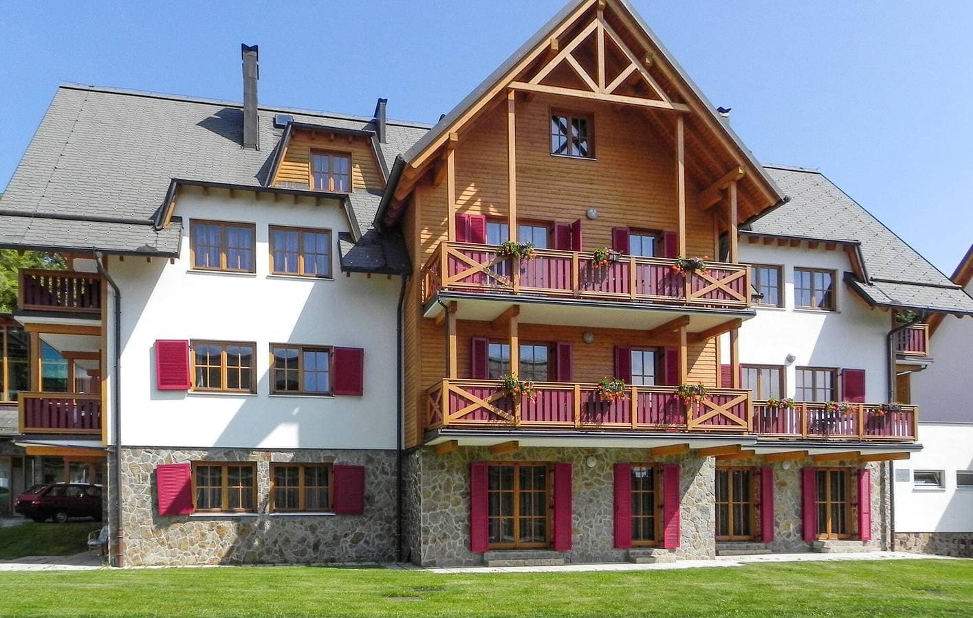Foto 4 von 34: Ferienwohnung für 11 Personen mit Terrasse