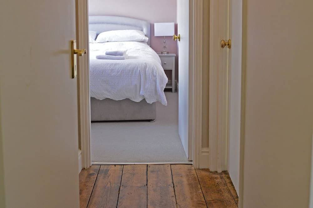 Foto 3 von 8: Apartment mit 1 Schlafzimmer und Blick auf die Kathedrale in der historischen Stadt Bury St. Edmunds