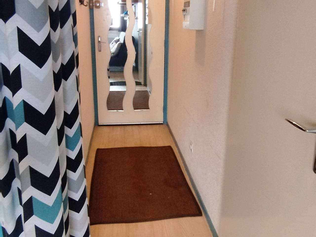Foto 6 von 11: Renoviertes Studio nahe Zentrum, Balkon und TV