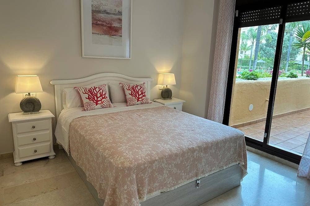 Foto 2 von 30: Luxus-Apartment am Strand mit Whirlpool - 3 Sonnenterrassen, WLAN und Gasgrill