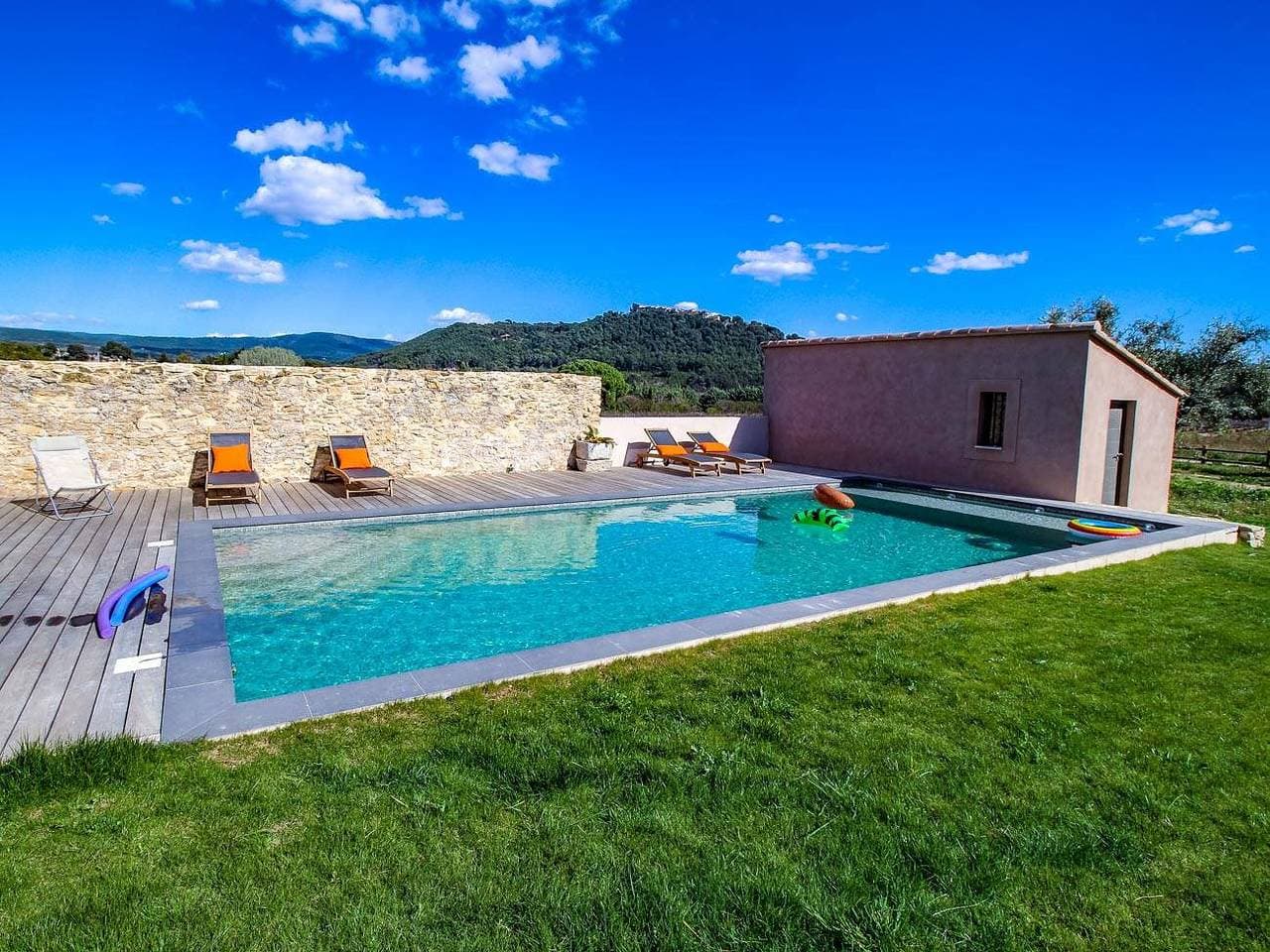 Foto 3 von 39: Klimatisiertes Landhaus für 15P. in Le Castellet, Var, Privatpool, Meerstrände 10 km.