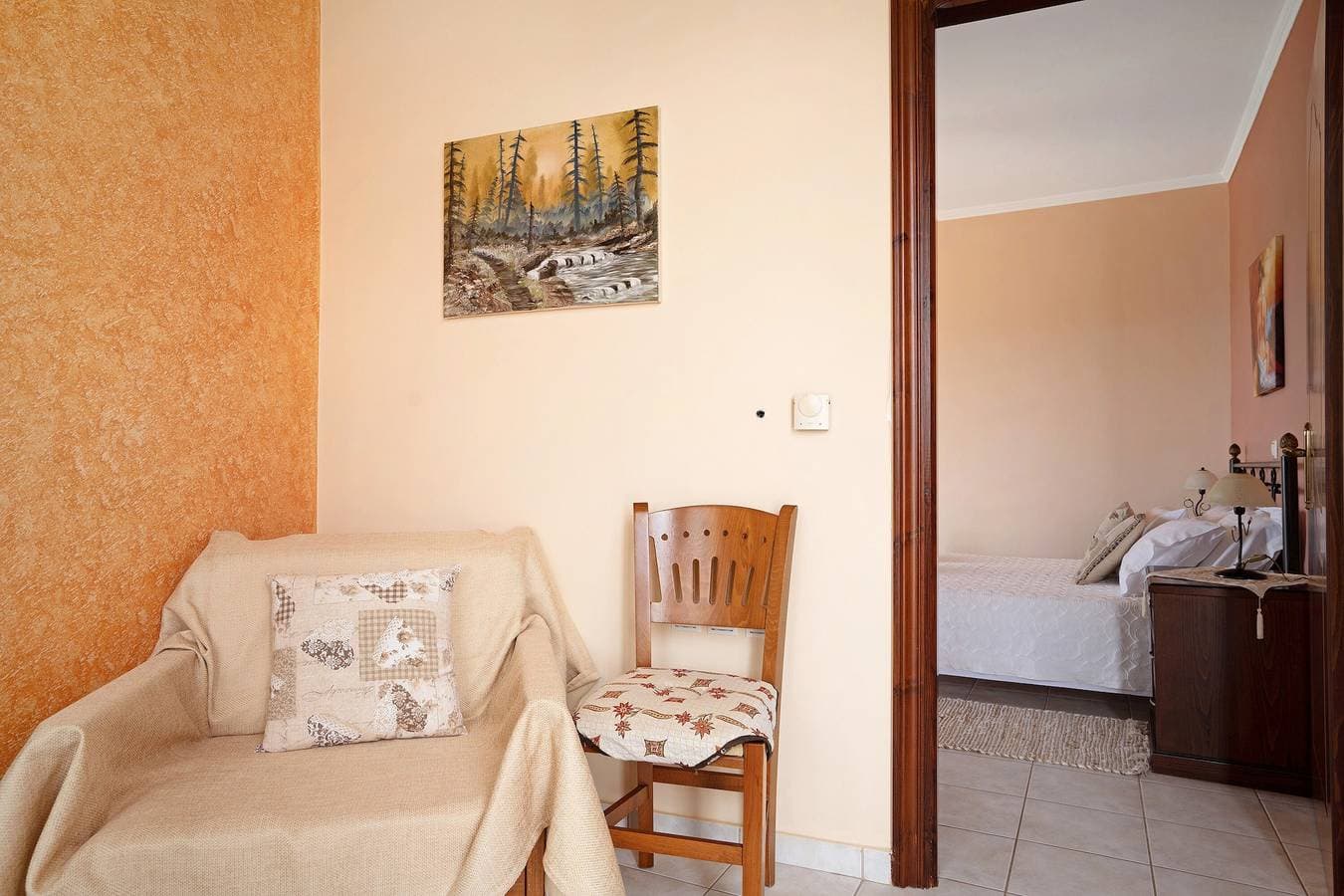 Foto 8 von 23: "Lakis Apartment" mit Meerblick, Garten, Terrasse und WLAN