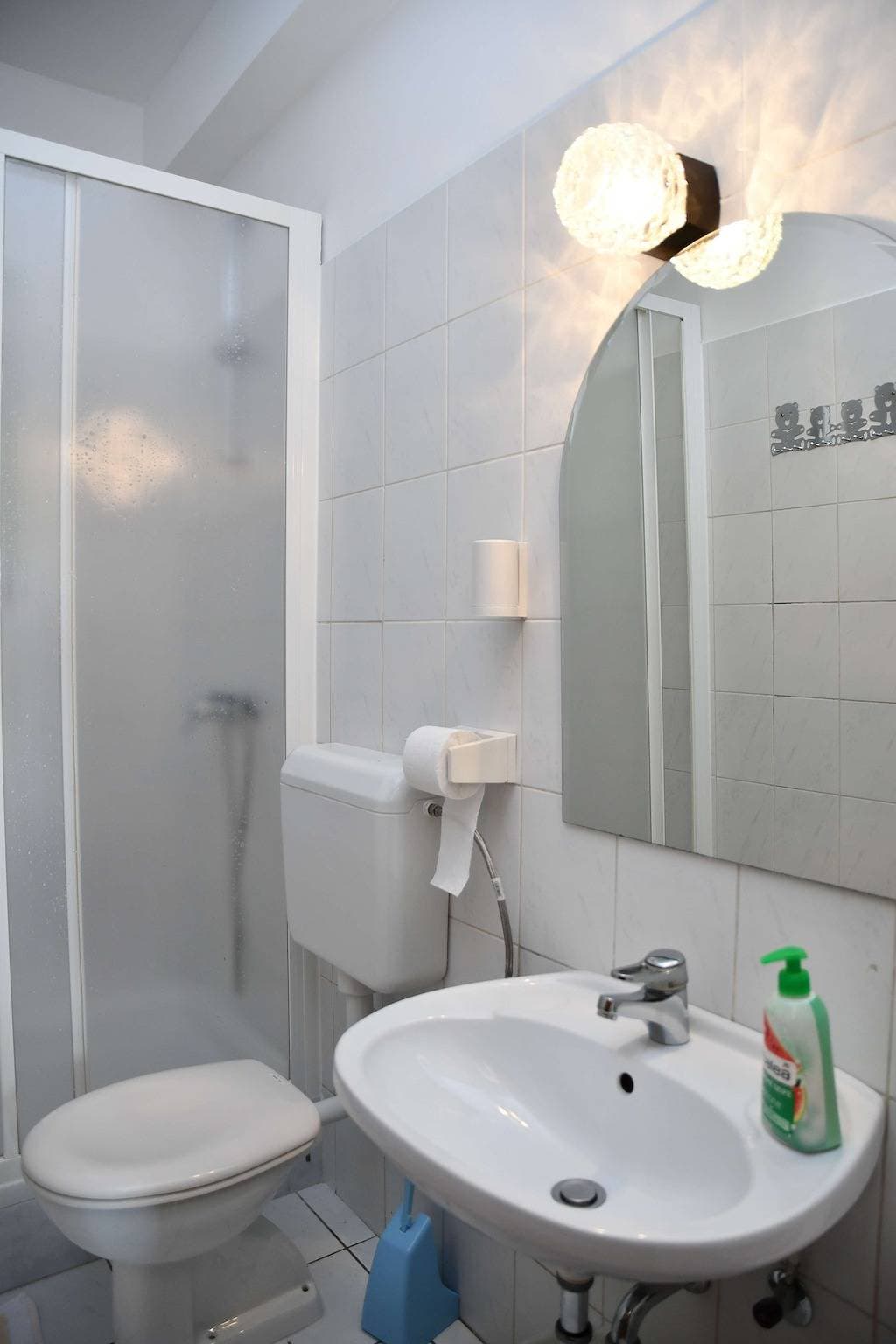 Foto 8 von 9: 2-Zimmer-Ferienwohnung mit Balkon und Meerblick Banjol (Rab) A-23240-a