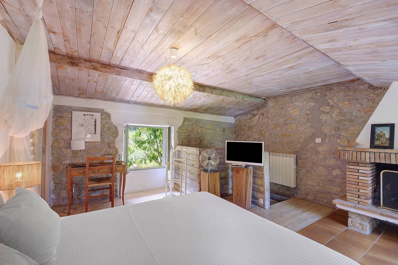 Foto 13 von 37: Ferienhaus „La Bergerie dans les oliviers“ mit Bergblick, Gemeinschaftspool und WLAN