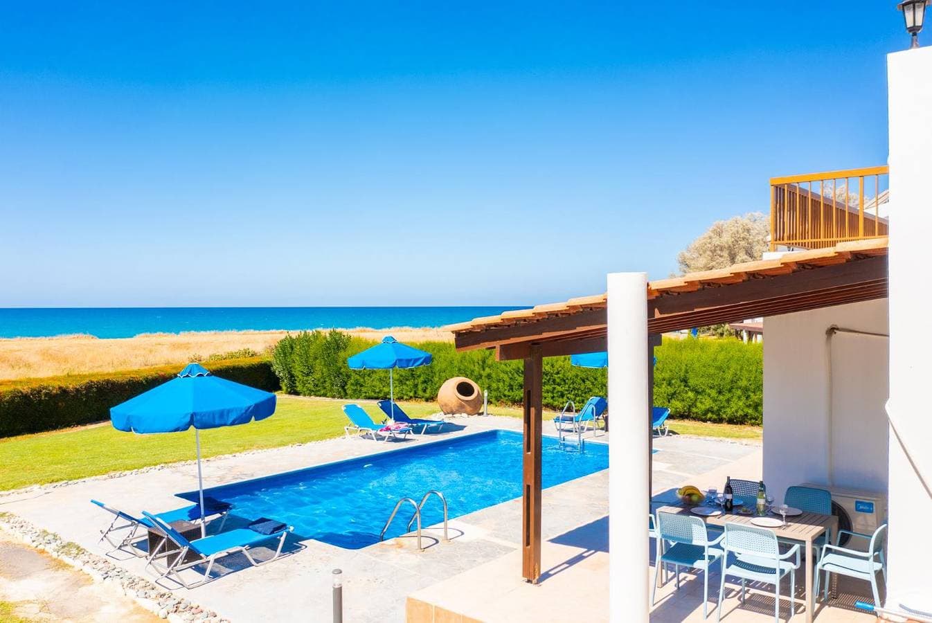 Foto 6 von 36: Villa für 6 Personen mit Terrasse
