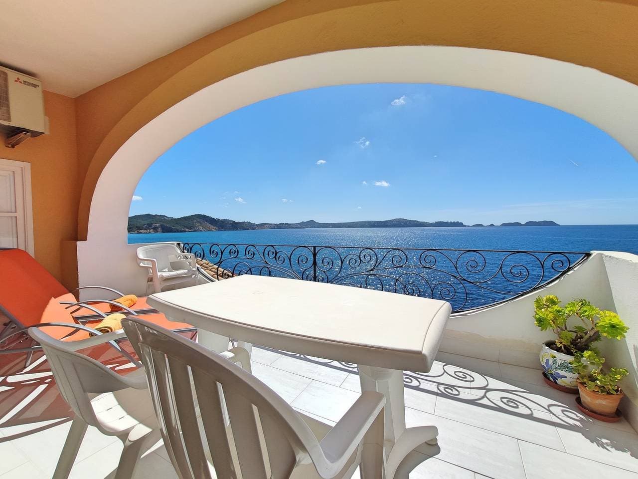 Foto 10 von 39: A3016 Meerblick-Wohnung für 4 Personen in Cala Fornells