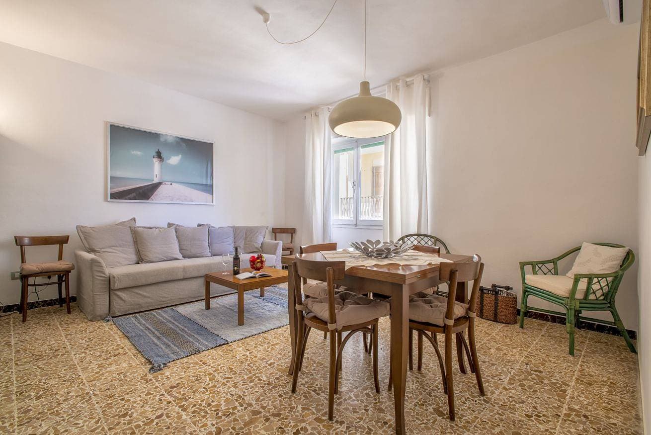 Foto 9 von 48: Ferienwohnung für 6 Personen mit Balkon/Terrasse