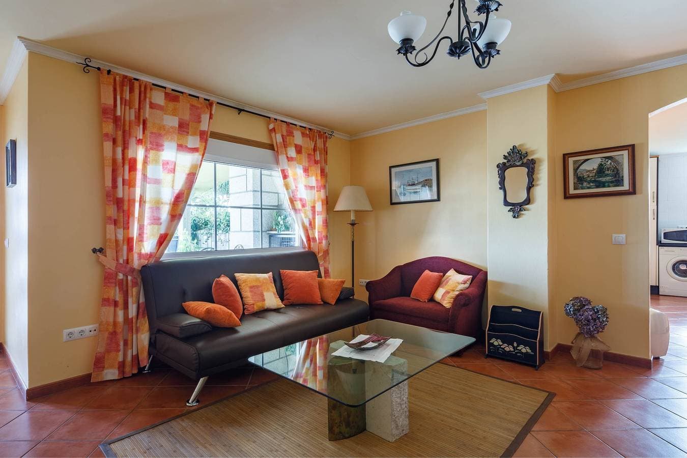 Foto 7 von 28: "Apartamento con jardin en un chale" mit Bergblick, WLAN, Garten und Terrasse