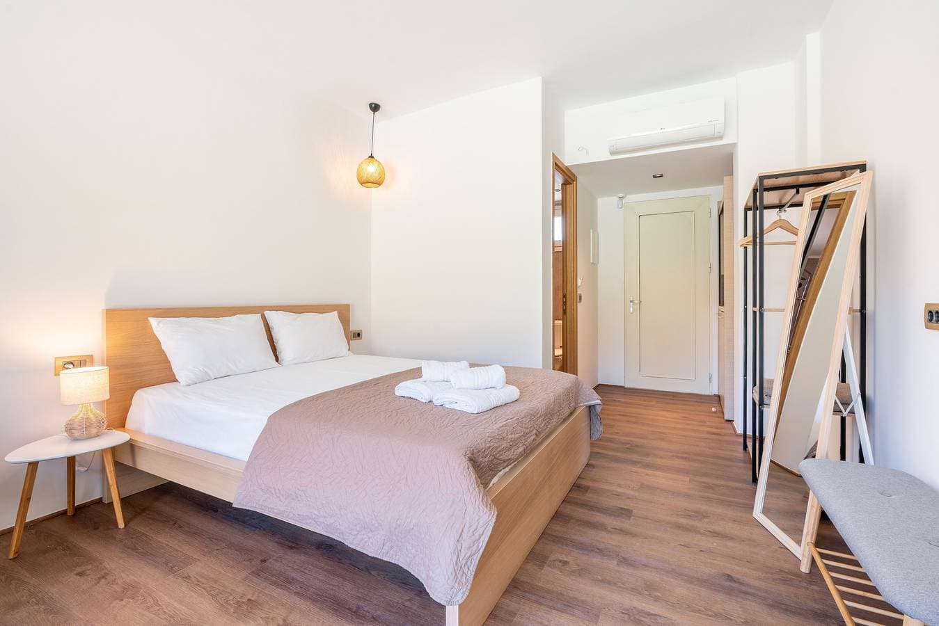 Foto 9 von 29: Ferienwohnung 'Mb Luxury Suites Charaki No 2' mit privatem Pool, Wi-Fi und Klimaanlage