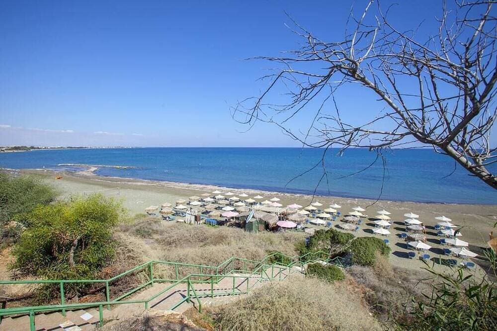 Foto 5 von 30: Wirklich spektakuläre FirstLine Sea Front Villa im schönen Dorf Pervolia