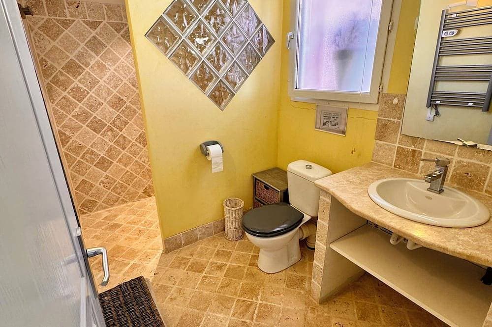 Foto 4 von 24: Haus Casa Rossa, F2, 37m2 + überdachte Terrasse 20m2, Klima, WLAN, Parkplatz.