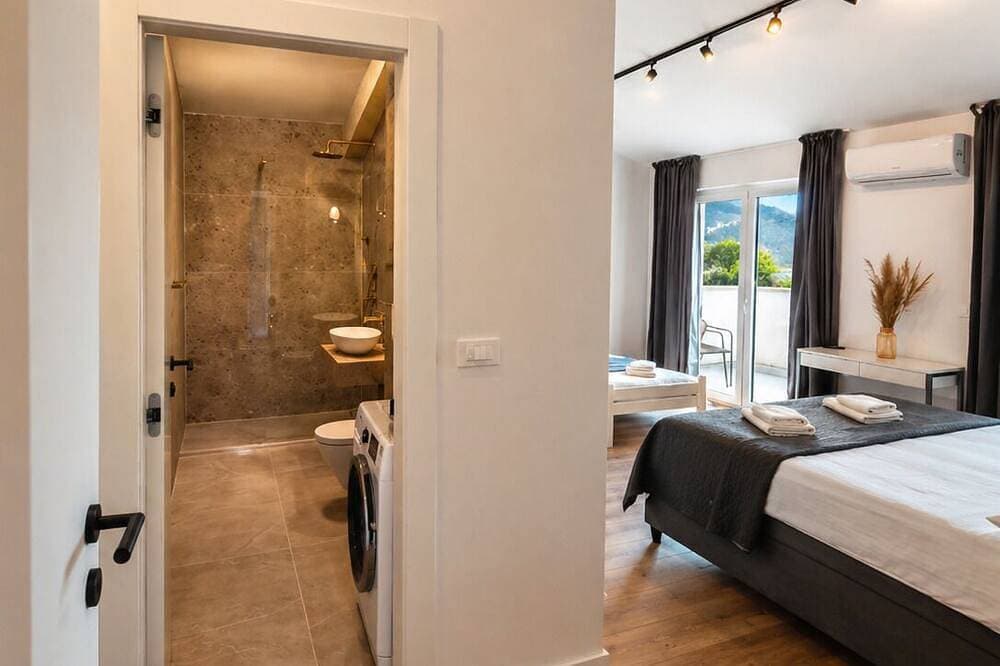Foto 5 von 30: Bjonda Big Family Apt • 3Br • 2 Balconies + Private Parking