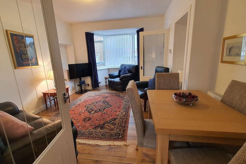 51 Milton Crescent, Quiet Townhouse near the beach 1