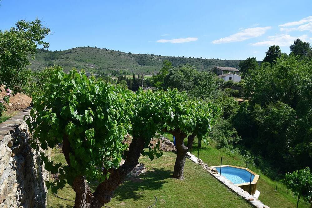 Foto 9 von 20: Large apartment 5 minutes' walk from Joyeuse, its shops and famous market.