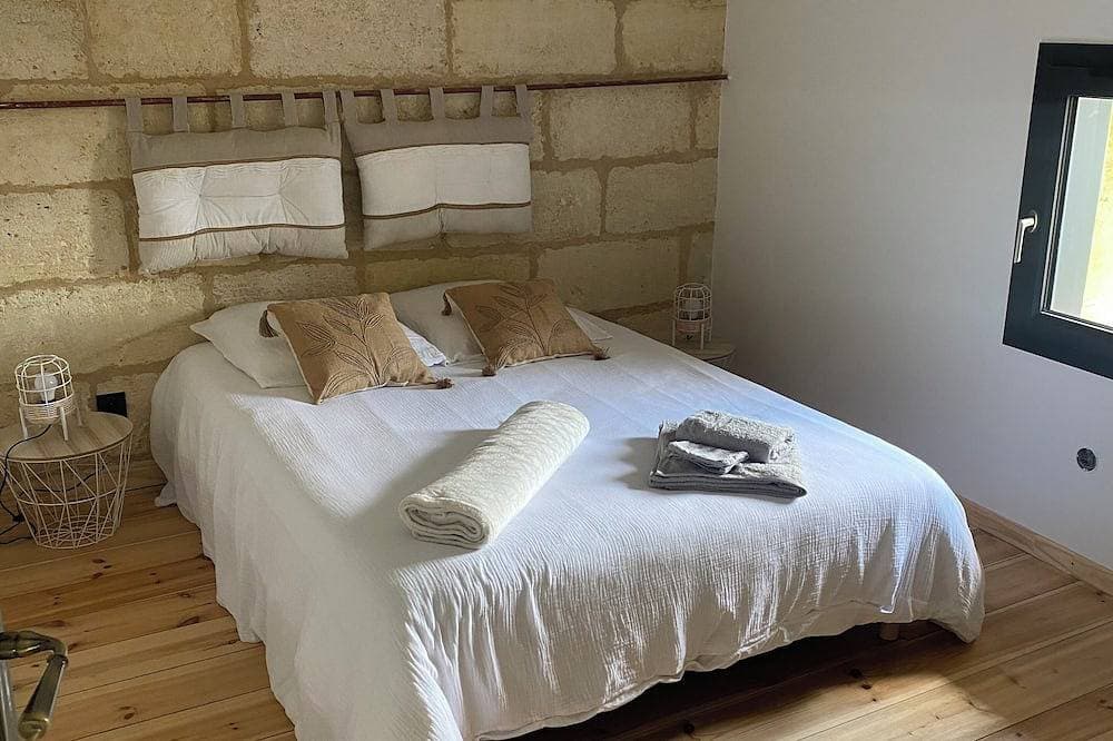 Foto 4 von 12: Ancienne Grange Renovee Dans Une Batisse En Pierre De Tailles Avec Jardin