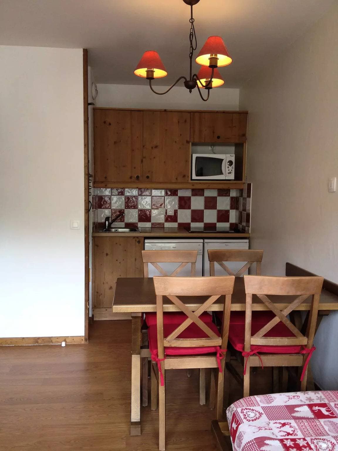 Foto 5 von 12: 2 Zimmer 4 Personen 3* freigestellt West
