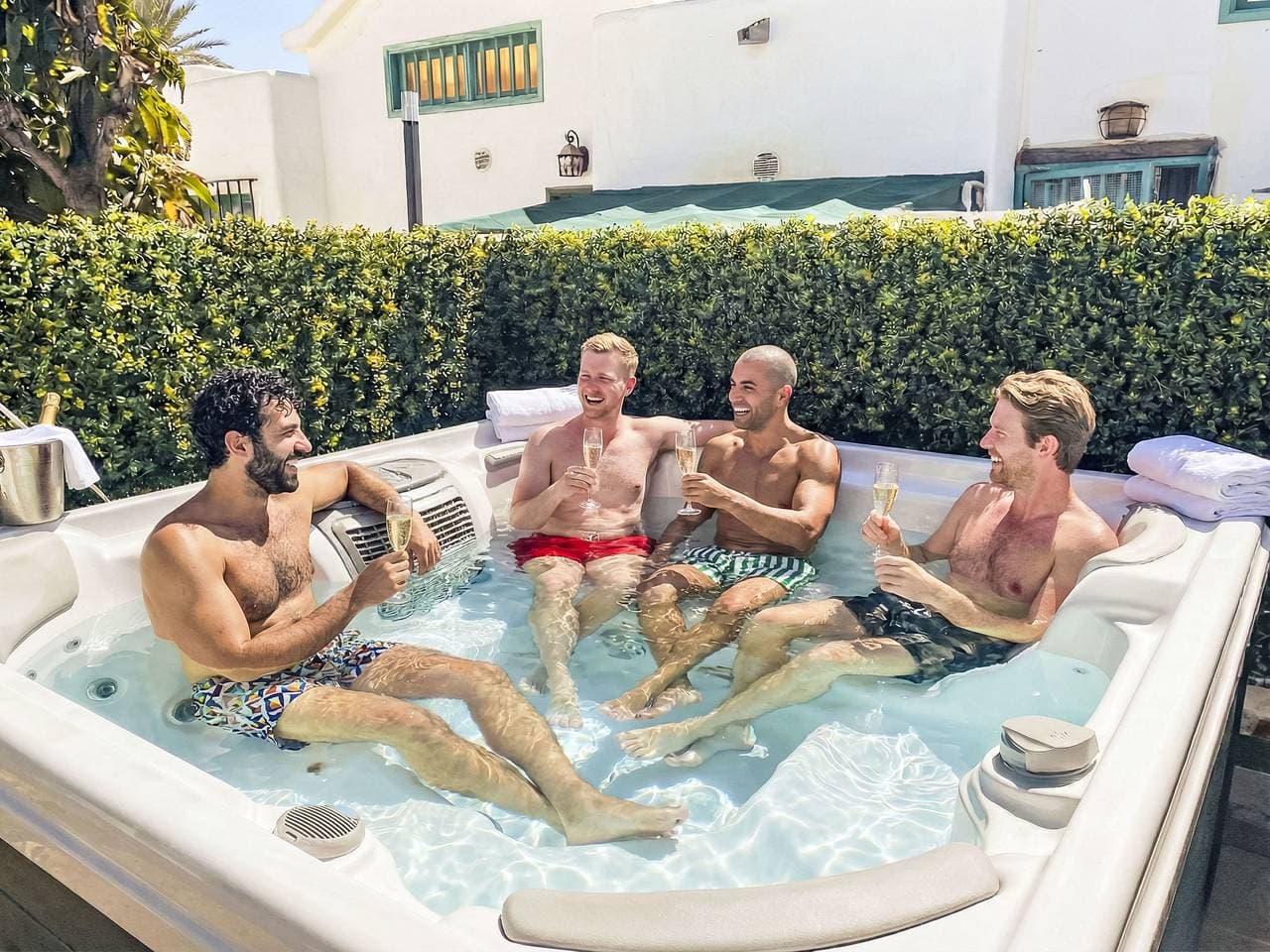 Holanda Tropic Superior con jacuzzi privado 1