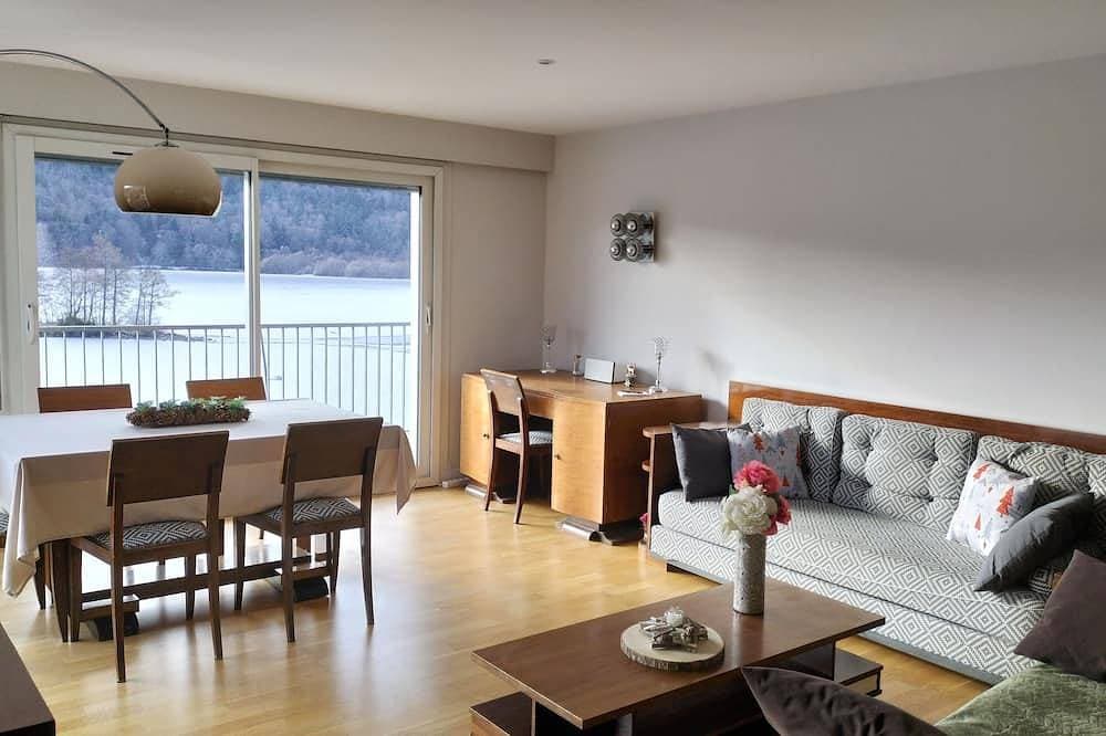 Foto 12 von 28: Luxury apartment with terrace on the shores of Lake Chambon overlooking Sancy