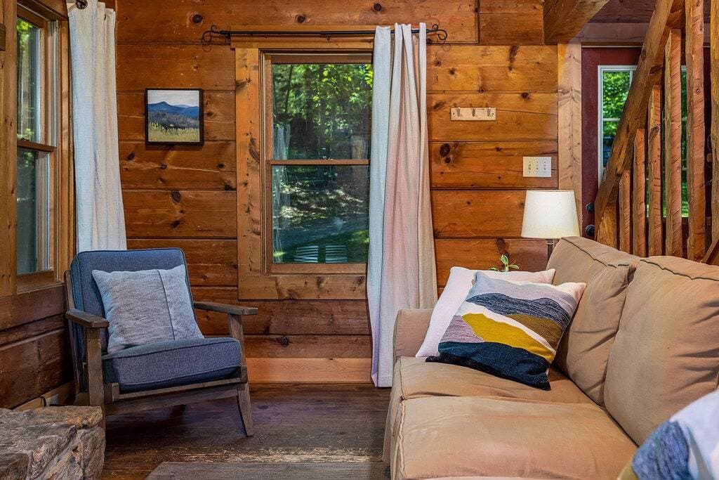 Foto 8 von 30: Falling Leaf Cabin Secluded Mit Blick auf die Berge!