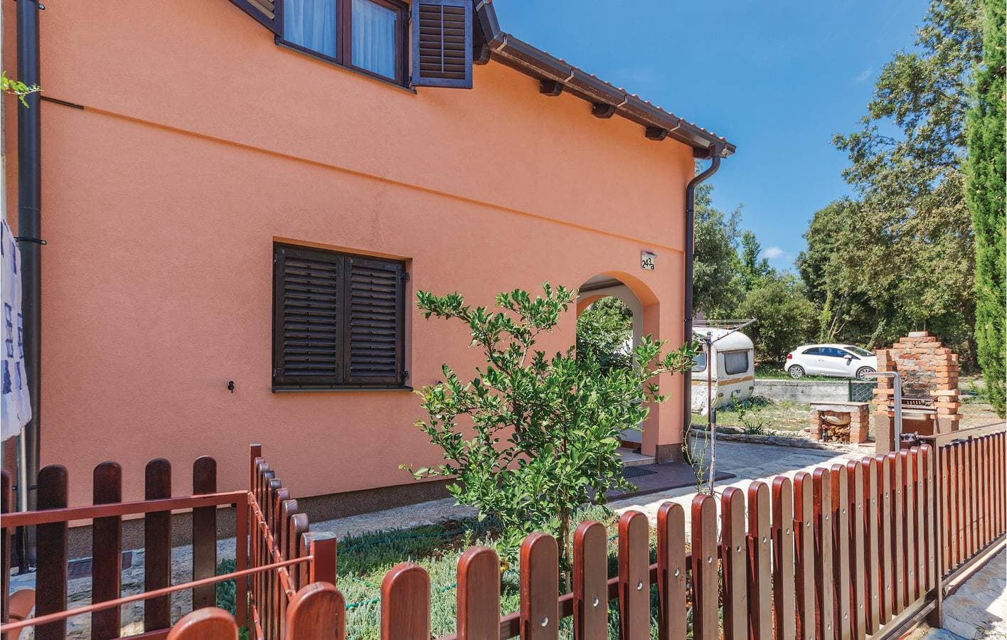 Foto 2 von 21: Gemütliche Ferienwohnung mit Terrasse, WLAN und Parkplatz in der Nähe der Küste und des Stadtzentrums